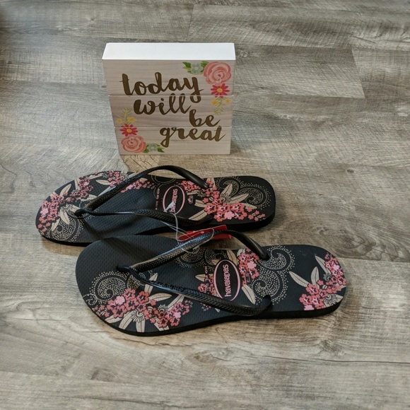 Sale🎉New! Havaianas Floral Print Flip Flops - Picture 1 of 6